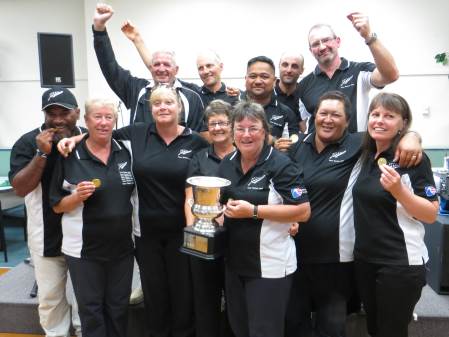 NZ Trans Tasman Open team with trophy